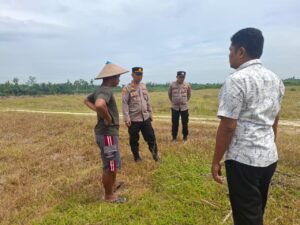 Kapolsek Lima Puluh Dukung Ketahanan Pangan Nasional dengan Pengembangan Lahan Pertanian