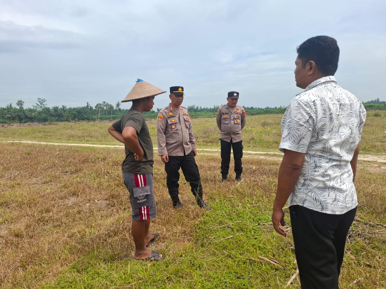 Kapolsek Lima Puluh Dukung Ketahanan Pangan Nasional dengan Pengembangan Lahan Pertanian