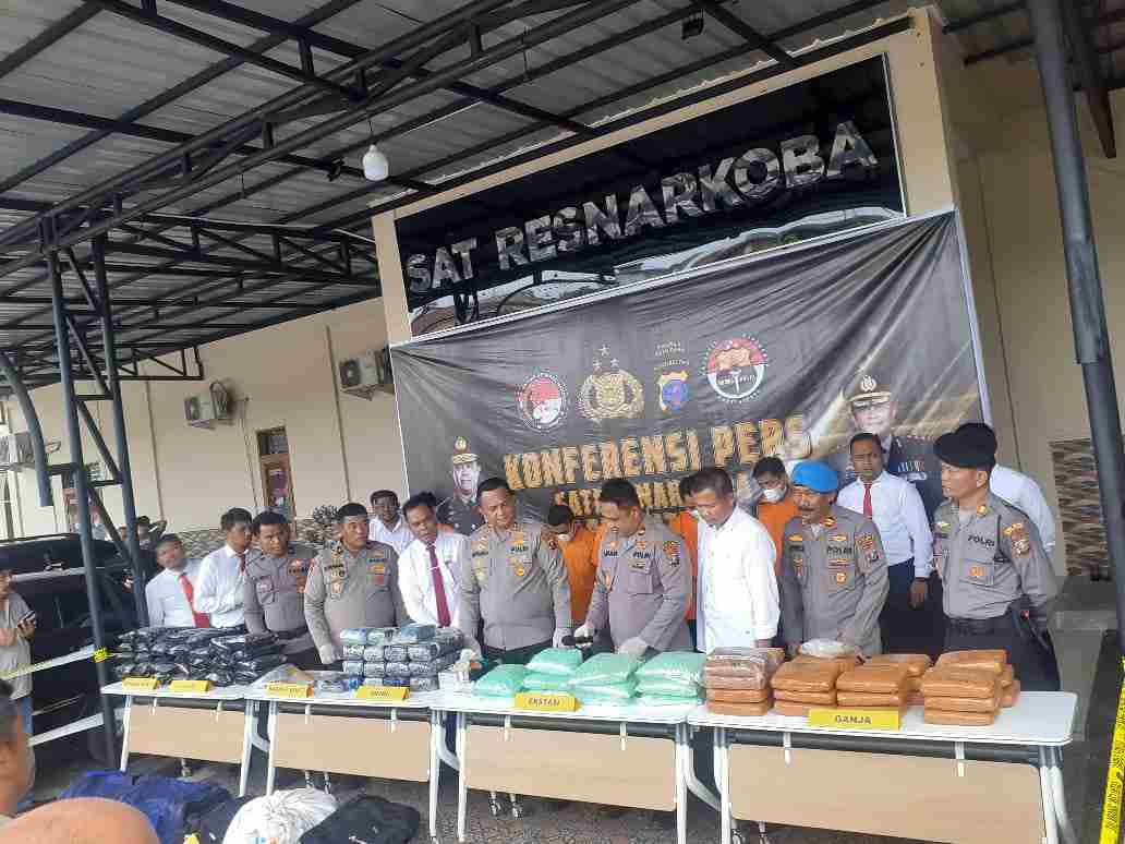 Satres narkoba Polres Batu Bara Ungkap Kasus Narkotika Jaringan Besar, Amankan 6 Tersangka dan Barang Bukti Mencapai Puluhan Kilogram