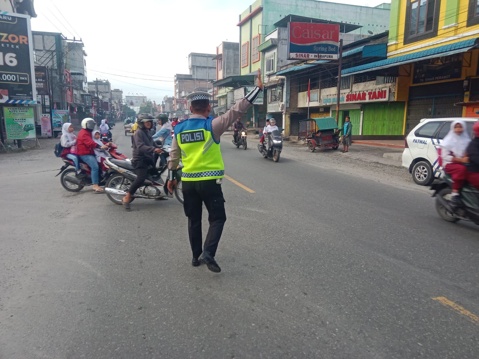 Satlantas Polres Batu Bara Jaga Kelancaran Arus Lalu Lintas di Titik Rawan