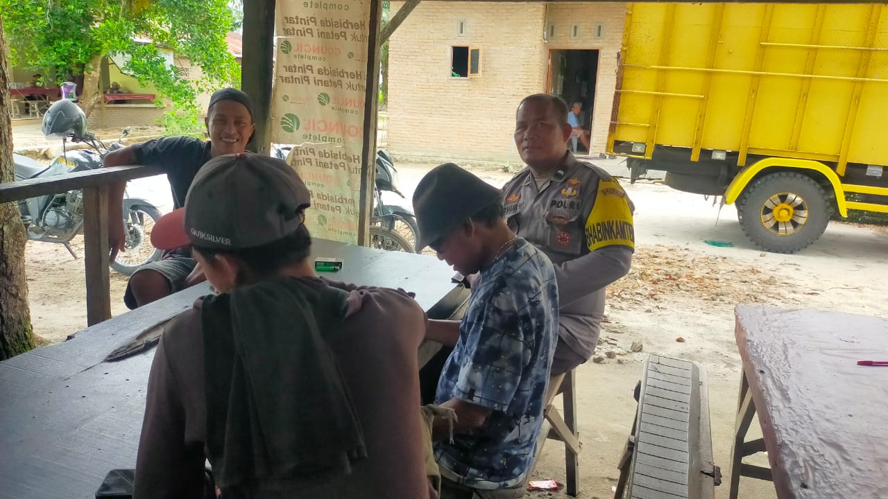 Bhabinkamtibmas Polsek Medang Deras Aktif Jalin Kedekatan dan Sosialisasi Kamtibmas di Desa Pakam