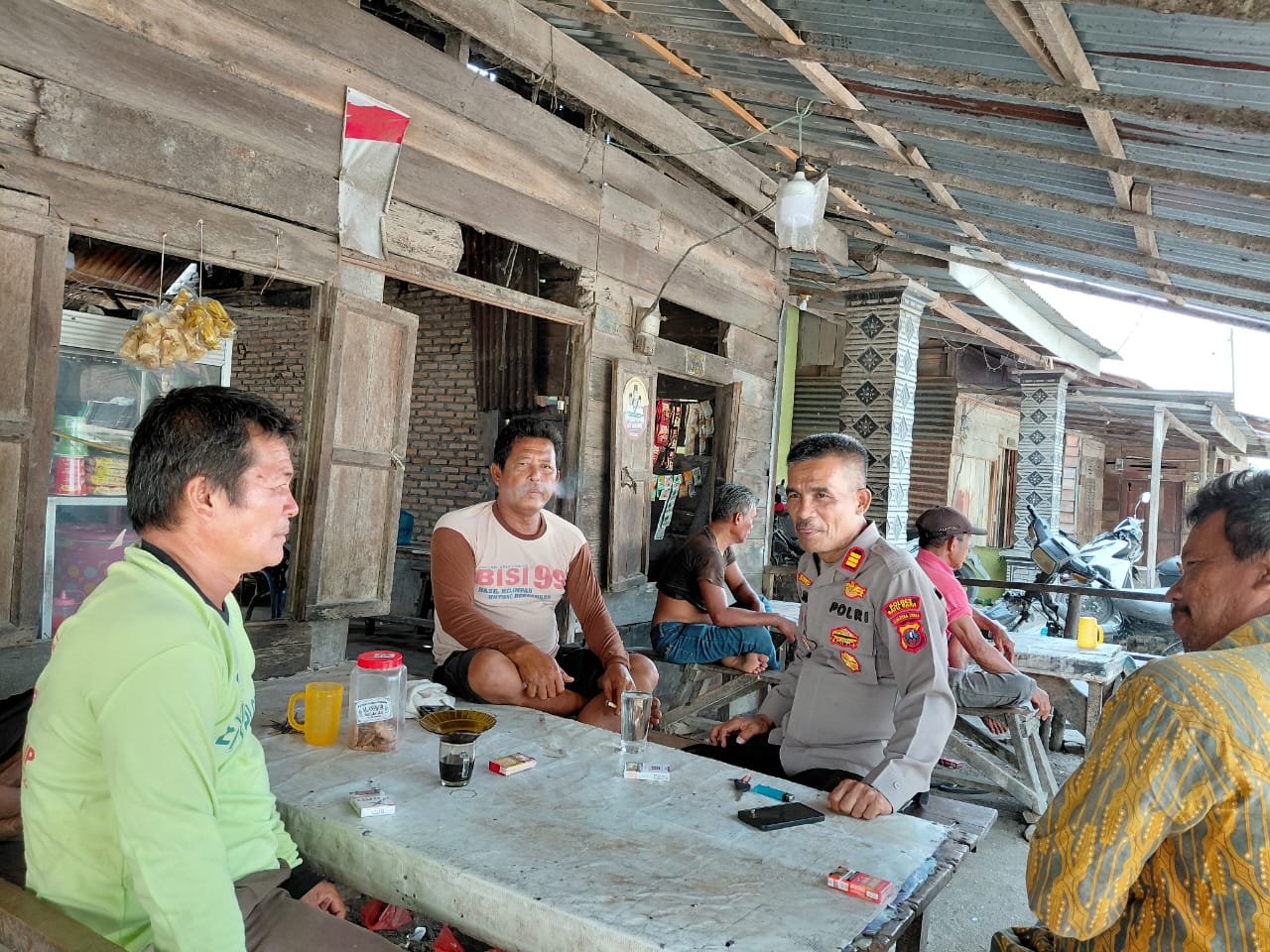 Kapolsek Medang Deras Jalin Silaturahmi dan Sosialisasi Kamtibmas di Desa Aek Nauli