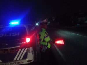Satlantas Polres Batu Bara Gelar Patroli Blue Light, Tekan Angka Kecelakaan di Jalinsum