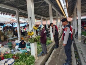 Sat Samapta Polres Batu Bara Tingkatkan Keamanan dengan Cooling System dan Himbauan Kamtibmas di Pajak Limapuluh