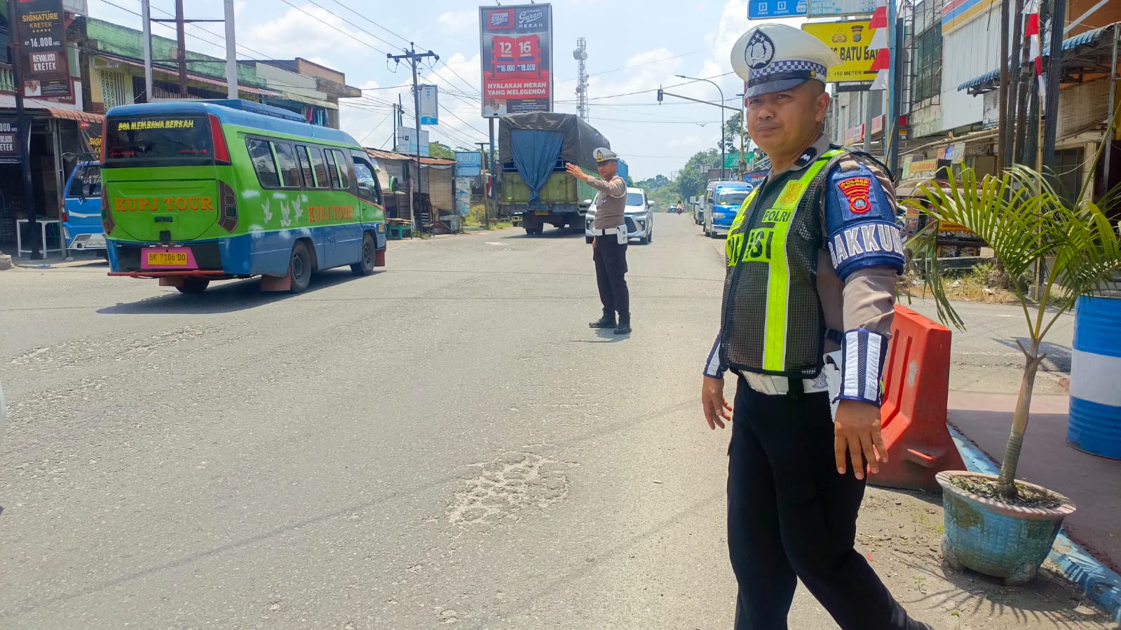 Satlantas Polres Batu Bara Aktif Lakukan Pengaturan Lalu Lintas di Pos Lantas Lima Puluh