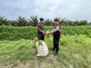 Sat Samapta Polres Batu Bara Gelar “Jumat Barokah,” Berbagi Makanan untuk Masyarakat Kurang Mampu ‎