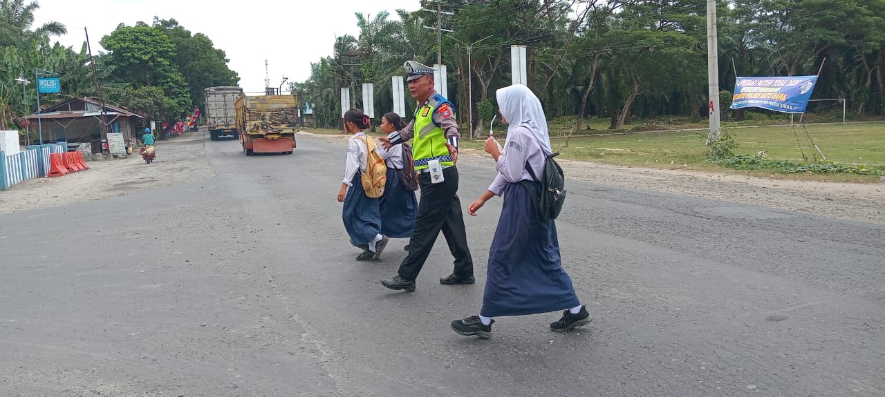 Satlantas Polres Batu Bara Intensifkan Pengaturan Lalu Lintas, Wujudkan Kamseltibcarlantas Kondusif di Titik Rawan