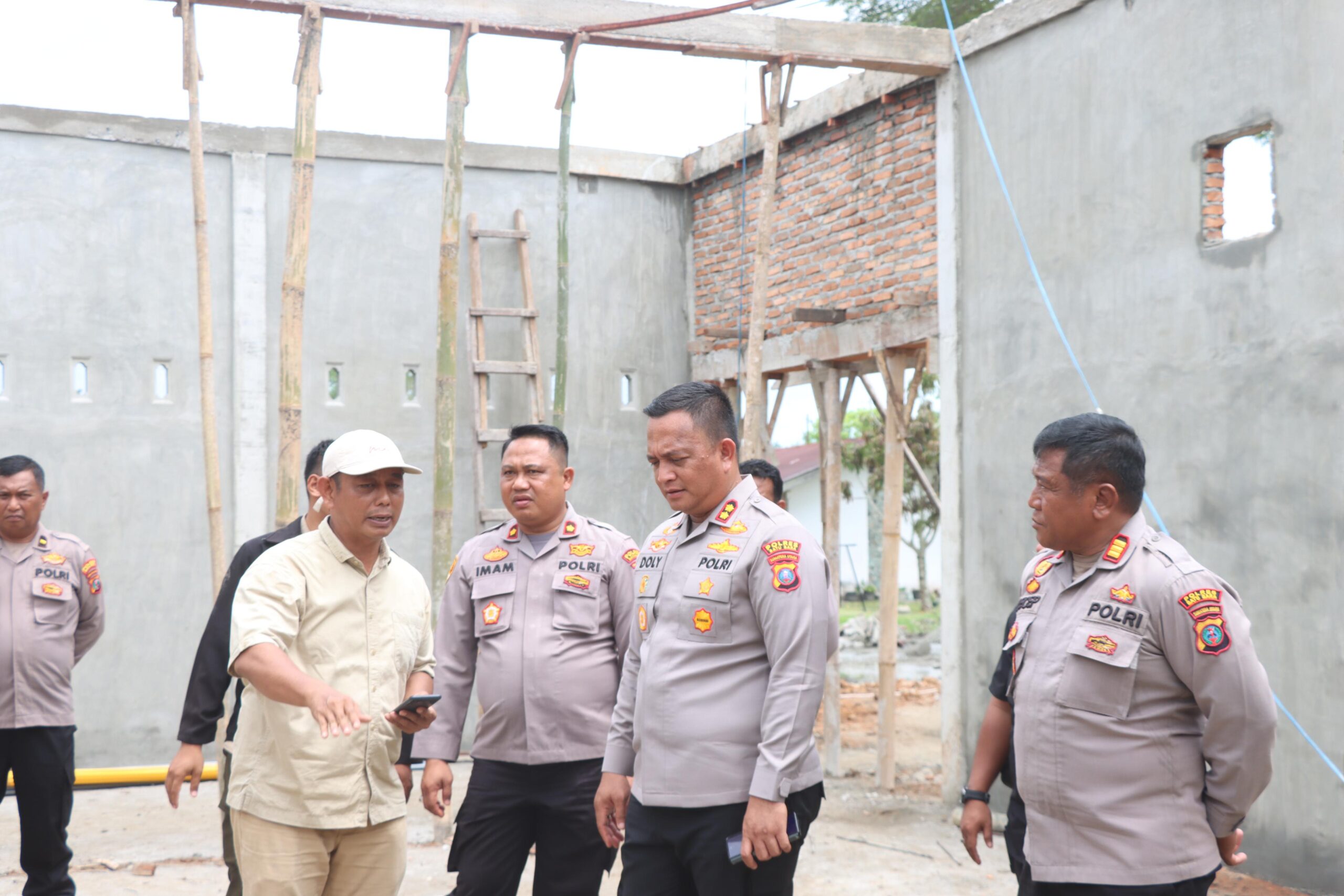 Kapolres Batu Bara Pantau Langsung Pembangunan Satuan Pelayanan Pemenuhan Gizi di Mapolsek Labuhan Ruku