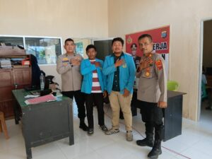 Kapolsek Medang Deras Sambangi Mahasiswa KKN IAIDU Asahan, Tingkatkan Harkamtibmas dan Sosialisasi Anti Kejahatan Jalanan