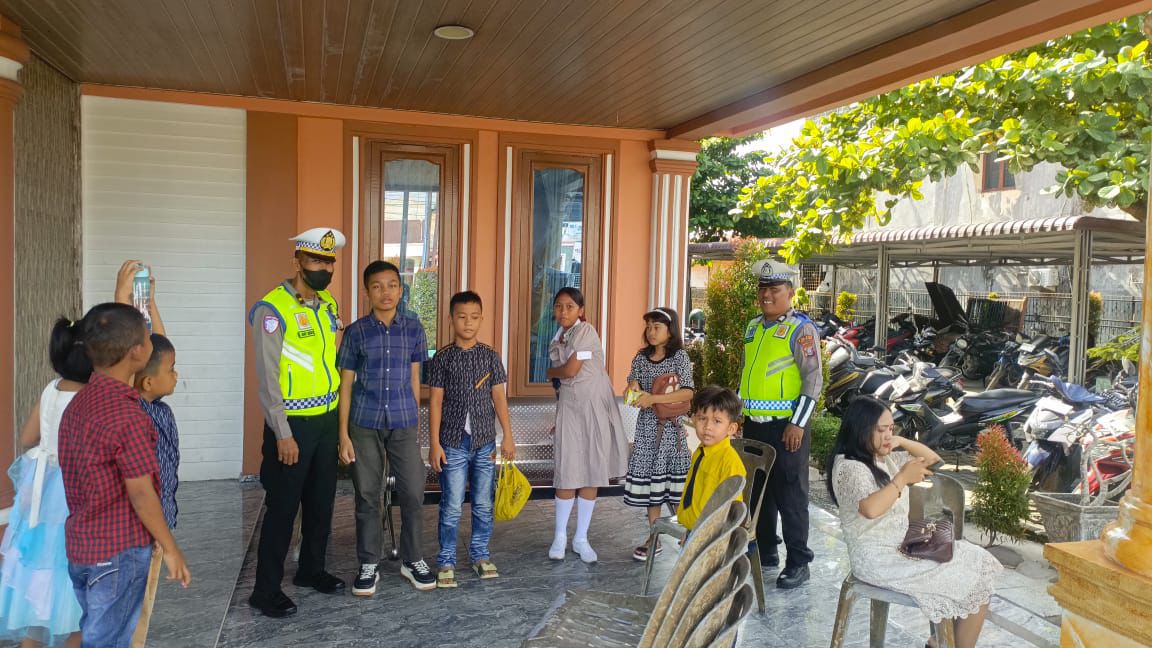 ‎Satlantas Polres Batu Bara Gelar “Polantas Menyapa” di Gereja HKBP Lima Puluh, Ajak Jaga Kamtibmas