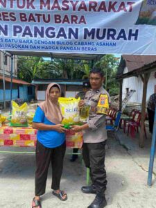 Polsek Lima Puluh Gelar Gerakan Pangan Murah untuk Masyarakat