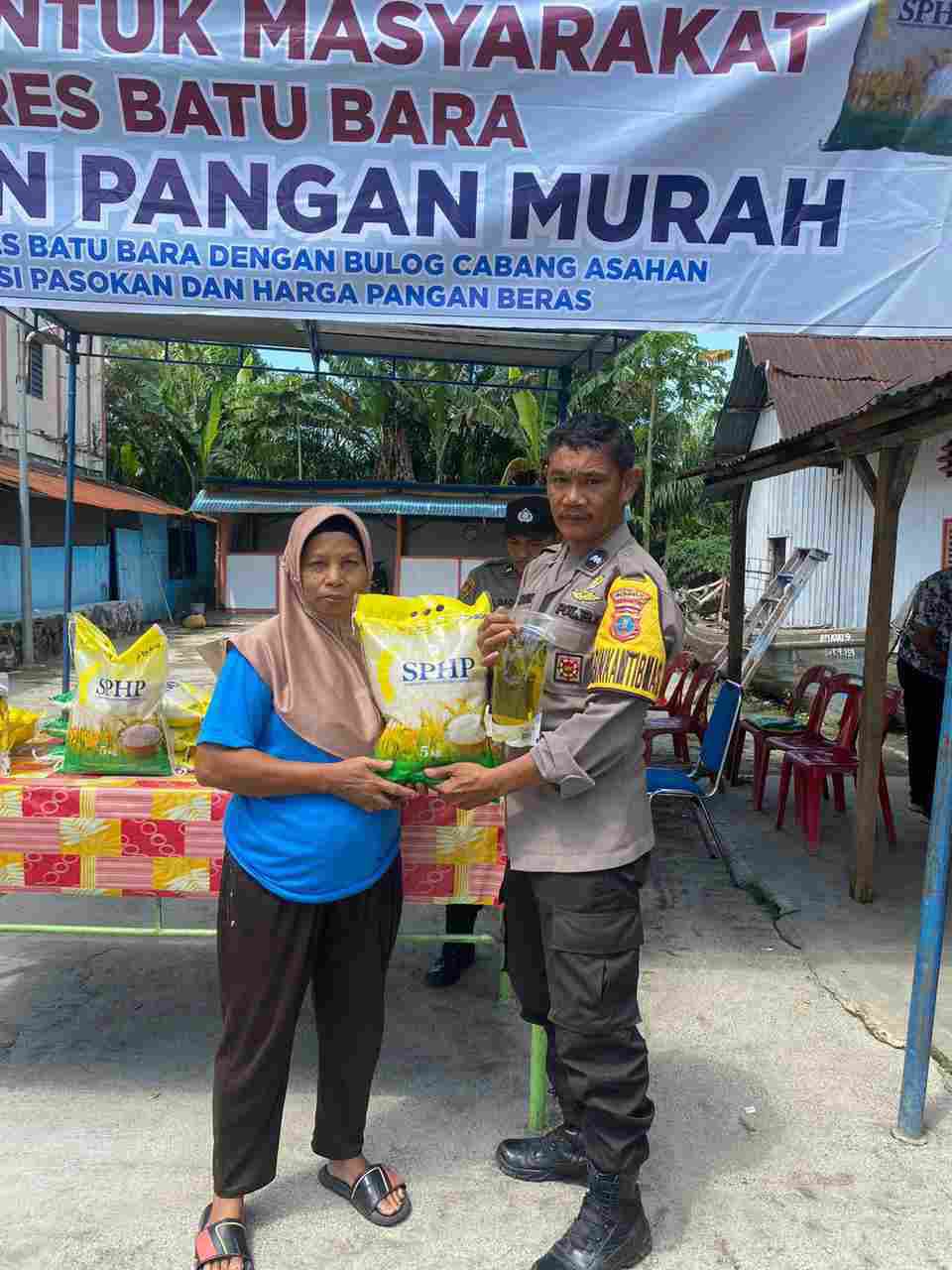 Polsek Lima Puluh Gelar Gerakan Pangan Murah untuk Masyarakat