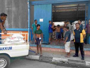 Kapolsek Labuhan Ruku Dampingi Kelompok Tani Sahata Jual Jagung ke Bulog Asahan