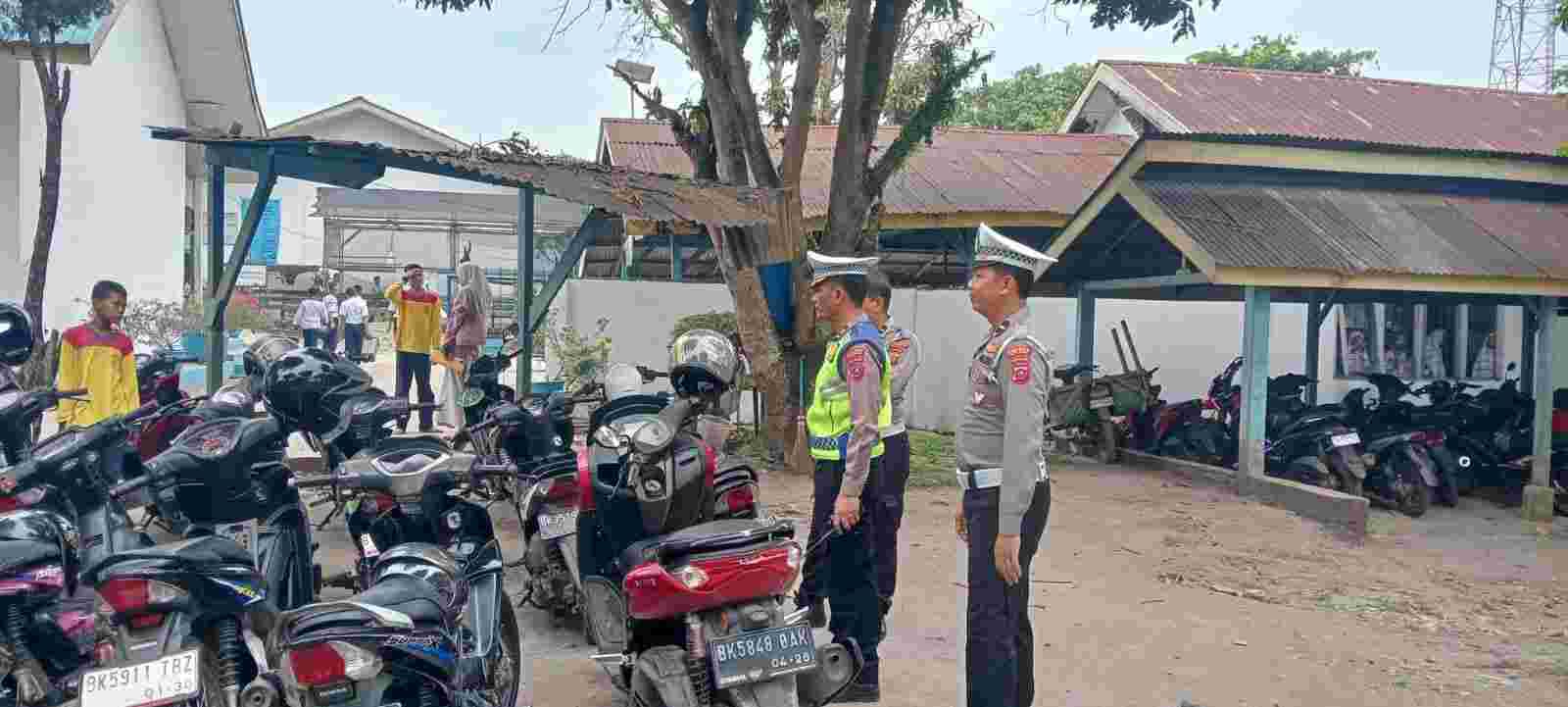 Satlantas Polres Batu Bara Gencarkan Sosialisasi Pelarangan Knalpot Tidak Sesuai Spesifikasi di SMP Negeri 1 Lima Puluh