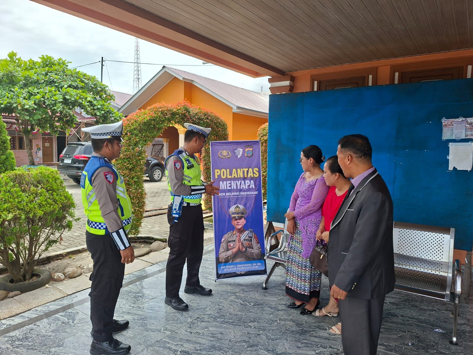 Satlantas Polres Batu Bara Sapa Jemaat Gereja HKBP Lima Puluh, Sosialisasikan Tertib Lalu Lintas