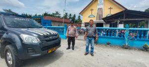 Polsek Labuhan Ruku Tingkatkan Keamanan Ibadah Minggu Melalui Patroli dan Pengamanan Gereja