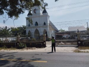 Satlantas Polres Batu Bara Jamin Keamanan dan Kelancaran Ibadah Minggu Melalui Patroli di Gereja-Gereja