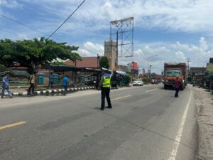 Satlantas Polres Batu Bara Siagakan Personel, Atur Lalu Lintas di Titik Rawan Usai Sholat Jumat