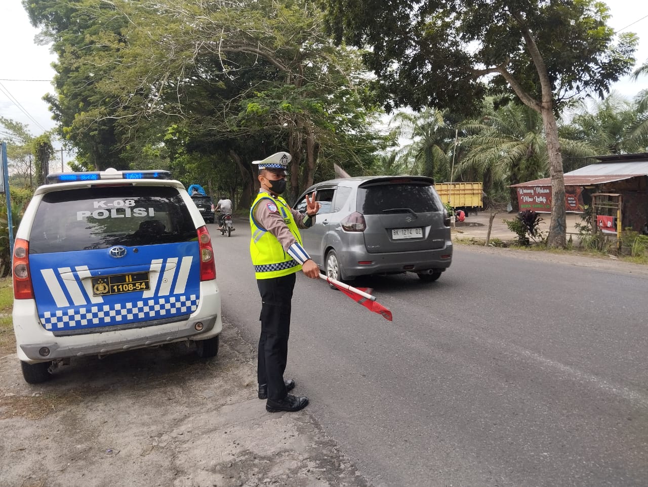 Sat Lantas Polres Batu Bara Kibarkan Bendera, Lancarkan Lalu Lintas di Titik Rawan Kecelakaan