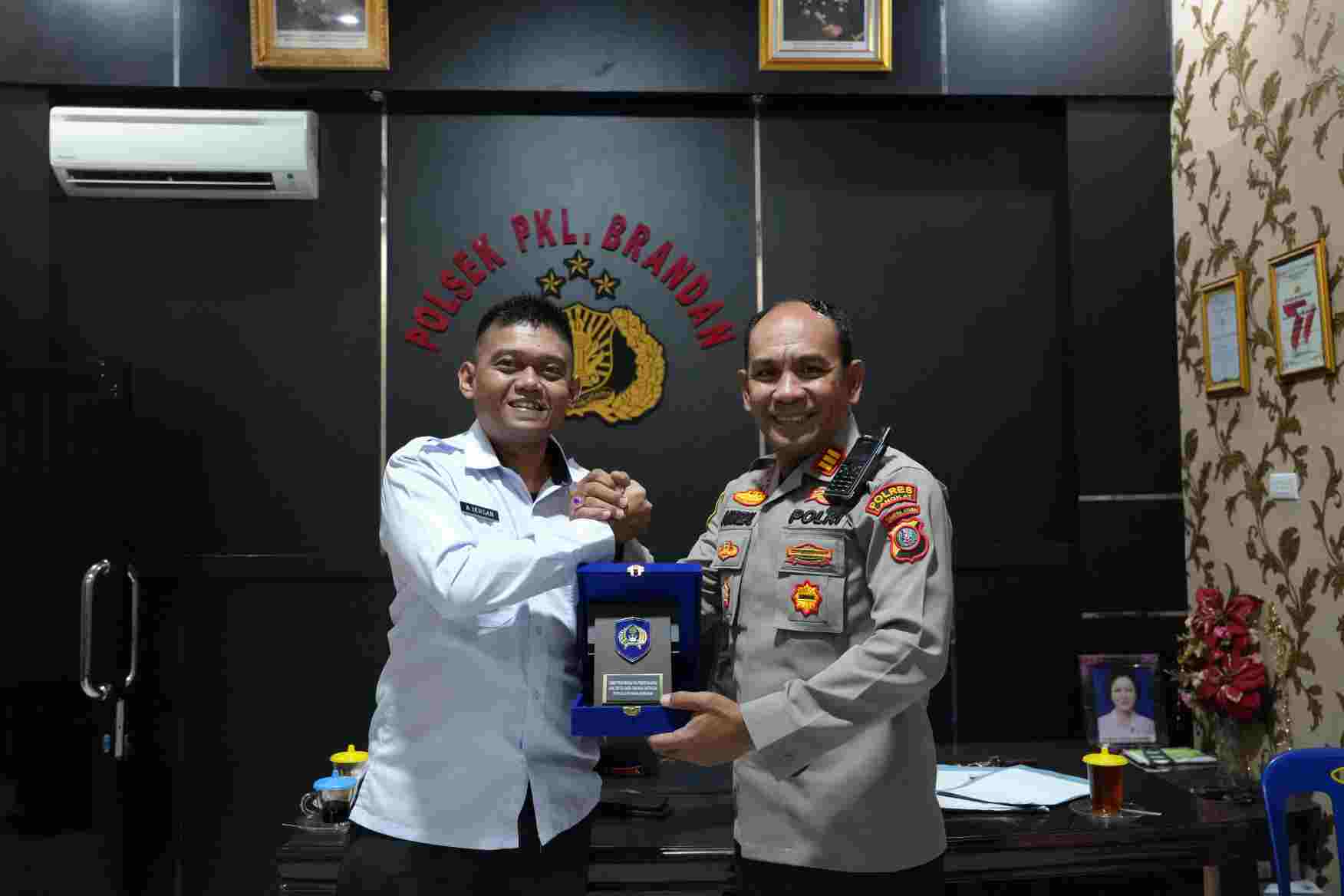 Karutan Pangkalan Brandan Tingkatkan Koordinasi Keamanan dengan Kunjungi Polsek