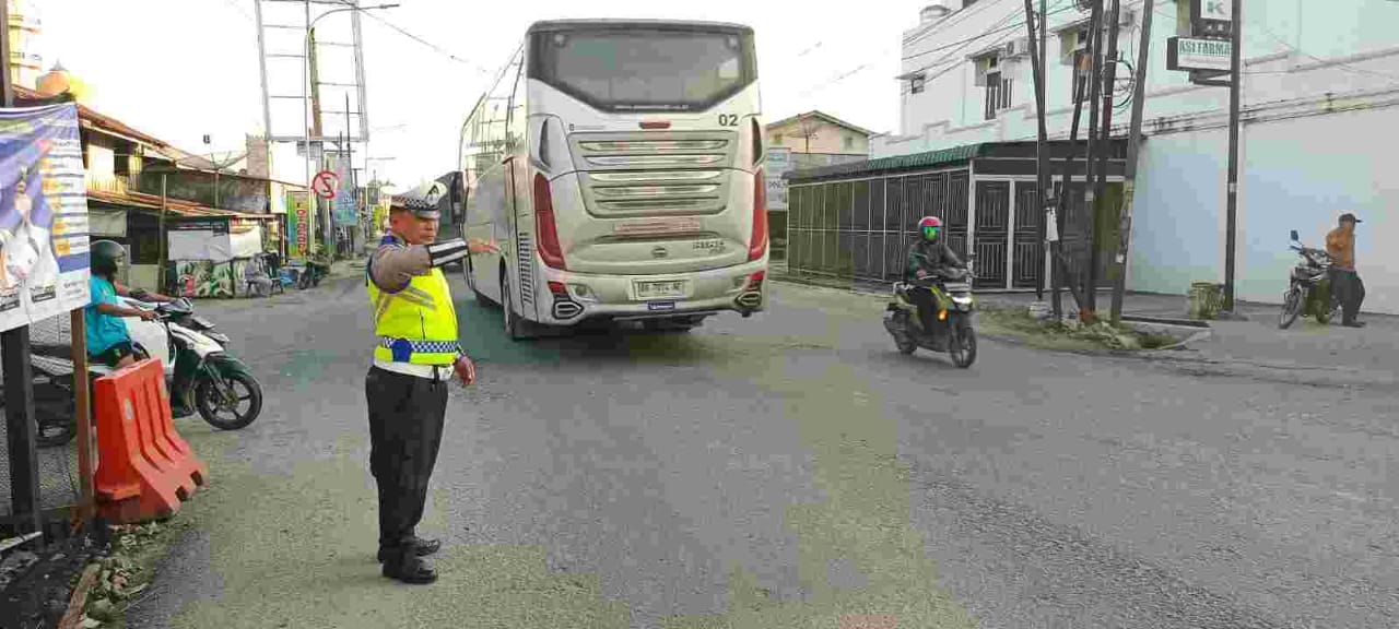 Sat Lantas Polres Batu Bara Gencar Atur Lalu Lintas Sore, Tindak Pelanggaran Kasat Mata