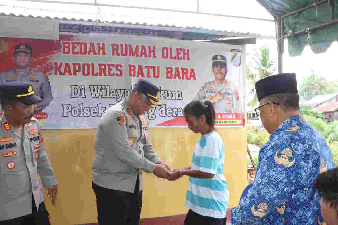 Kapolres Batu Bara Resmikan Bedah Rumah untuk Janda Pengupas Kerang di Medang Deras
