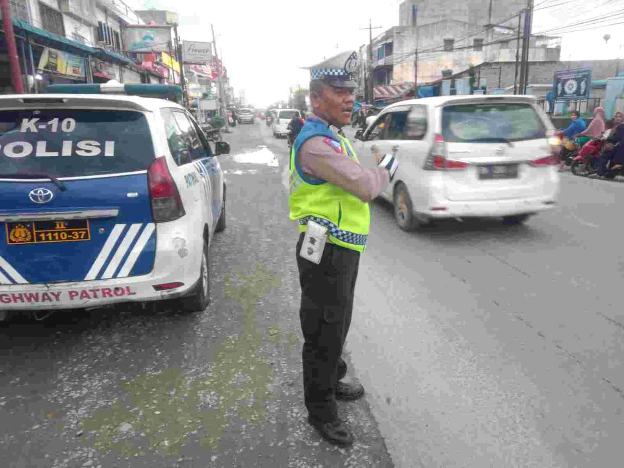 Sat Lantas Polres Batu Bara Intensifkan Pengaturan Lalu Lintas Sore, Prioritaskan Keselamatan Pengguna Jalan dan Tindak Pelanggaran Kasat Mata