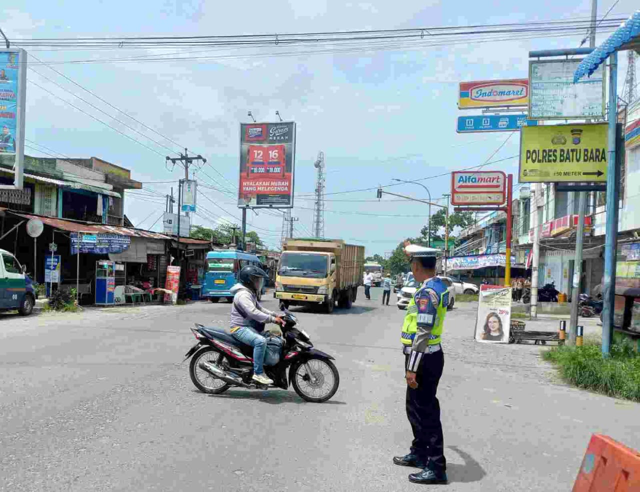 Jaga Kelancaran dan Keselamatan, Sat Lantas Polres Batu Bara Siaga Atur Lalu Lintas di Sejumlah Titik Rawan