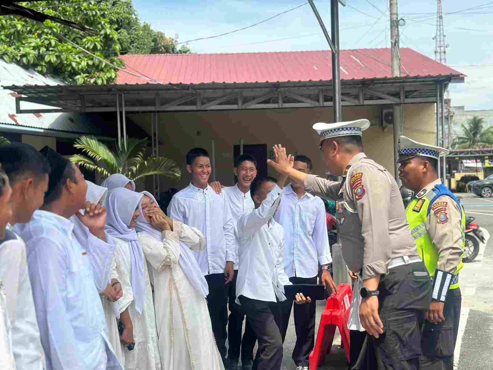 Satlantas Polres Batu Bara Gelar Kegiatan “Polantas Menyapa”, Tingkatkan Kesadaran Tertib Berlalu Lintas