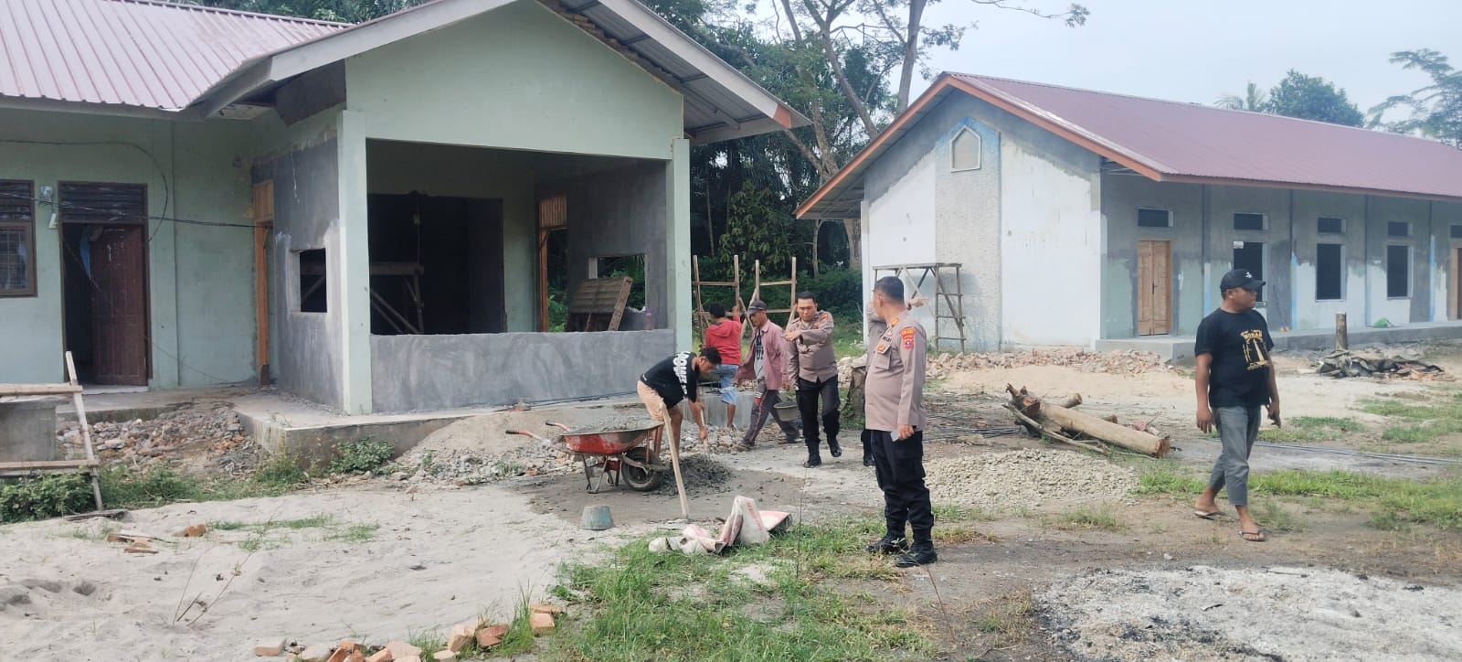 Kapolsek Lima Puluh Pantau Progres Pembangunan Gedung Polsek Baru