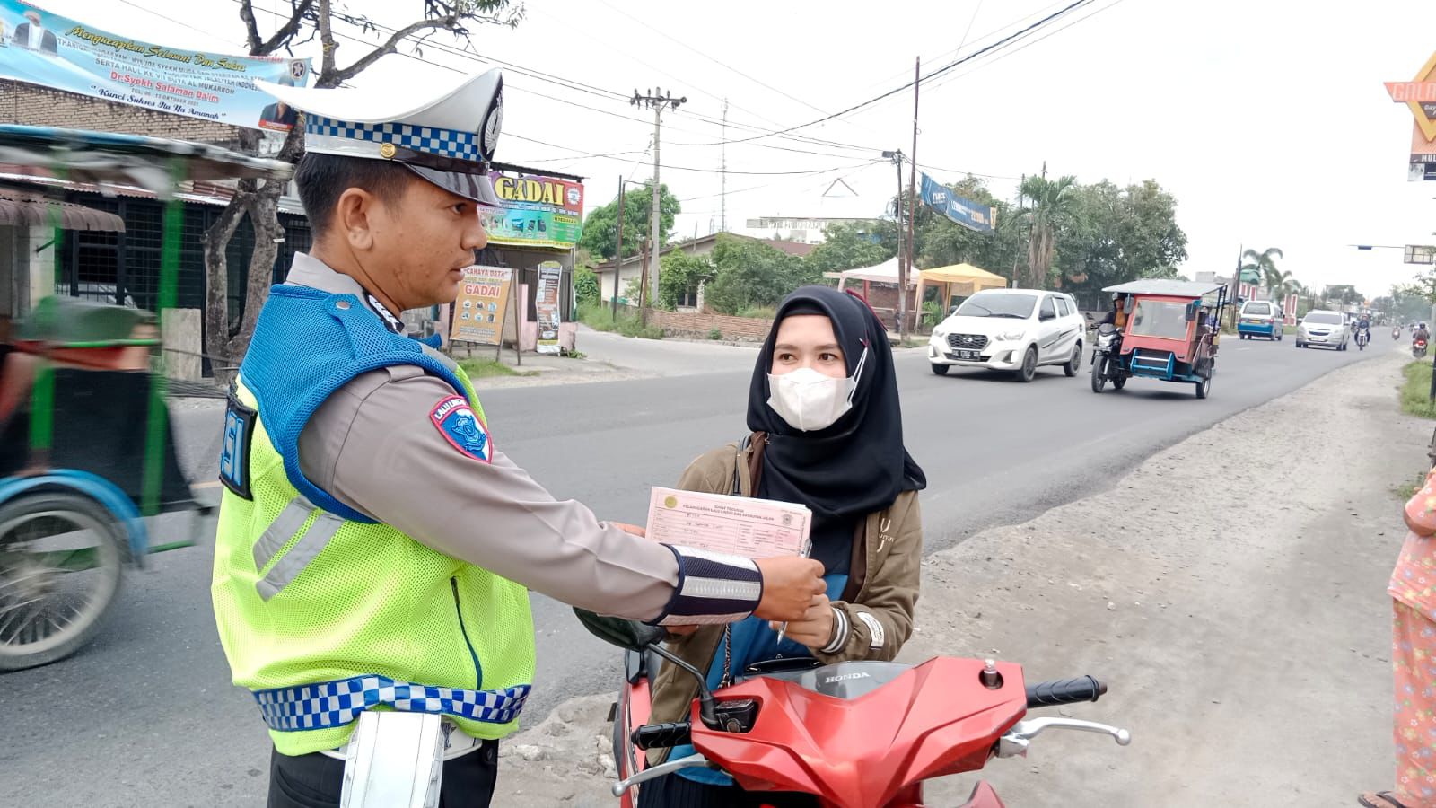 Satlantas Polres Batu Bara Gencar Peneguran dan Sosialisasi Tertib Lalu Lintas dalam Operasi Zebra Toba 2025