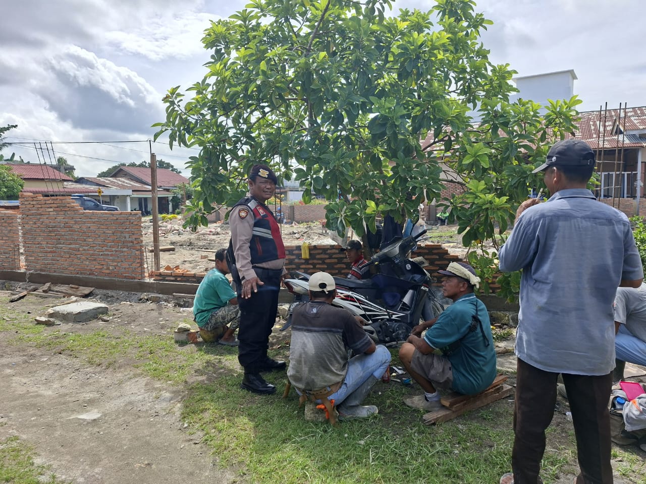 Kanit Samapta Polsek Medang Deras Intensifkan Sambang dan Cooling System, Fokus pada Harkamtibmas dan Pencegahan Kejahatan Jalanan