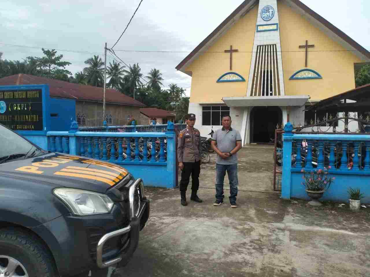 Polsek Labuhan Ruku Amankan Ibadah Minggu di Gereja-Gereja, Jamin Keamanan Jemaat