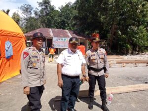 Polri Bersama Pemda Bangun Hunian Sementara bagi Pengungsi di Pesisir Selatan