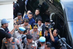 Pastikan Keamanan Misa Malam Natal, Kakorsabhara Baharkam Polri Dampingi Kapolri Tinjau Gereja Katedral dan Immanuel