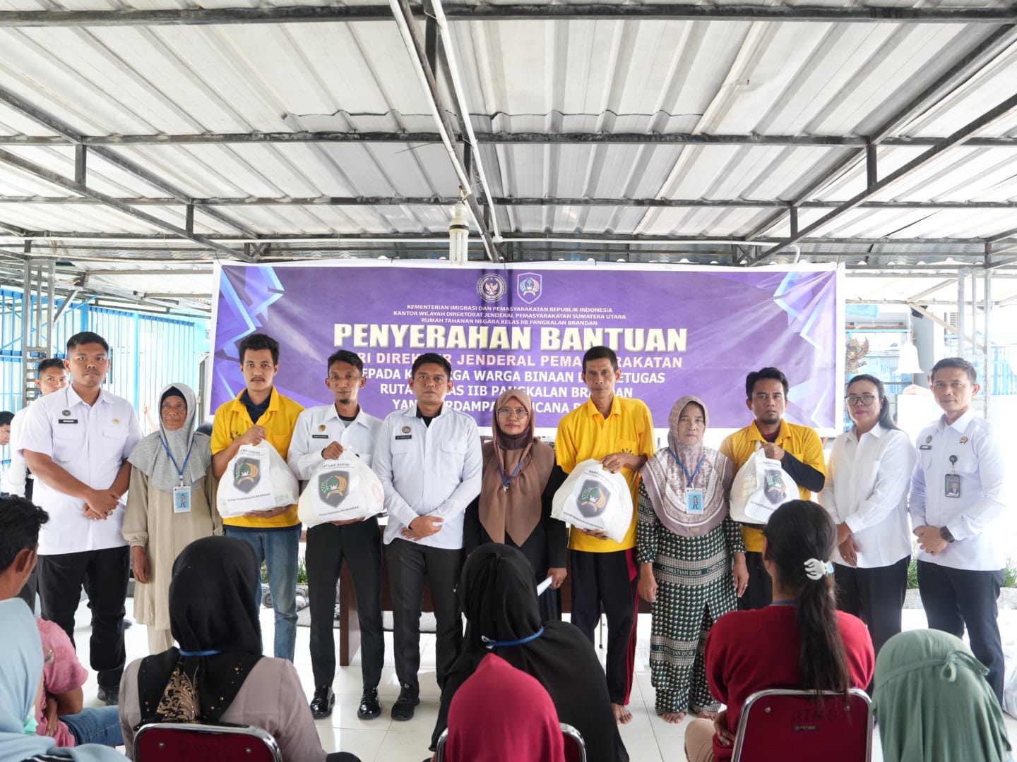 Rutan Pangkalan Brandan Distribusikan Bantuan Pascabencana Kepada Keluarga Warga Binaan dan Petugas