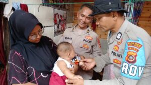 Polres Aceh Tengah Jangkau Wilayah Terisolir, Pastikan Kondisi Bayi Viral dan Berikan Layanan Kesehatan Bagi Warga