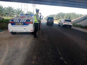 Sat Lantas Polres Batu Bara Intensifkan Patroli “Kibas Bendera” Guna Tingkatkan Keamanan Lalu Lintas dan Tekan Angka Pelanggaran