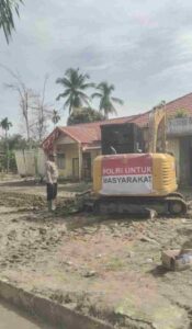 ‎Polri Kerahkan Alat Berat untuk Percepat Pemulihan Pascabencana di Sumatra