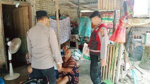 Polsek Indrapura Gelar Jumat Berkah, Salurkan Sembako untuk Kaum Duafa   