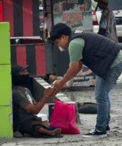 Sat Reskrim Polres Batu Bara Gelar “Jumat Berkah”, Bagikan Sembako dan Sampaikan Pesan Kamtibmas kepada Masyarakat