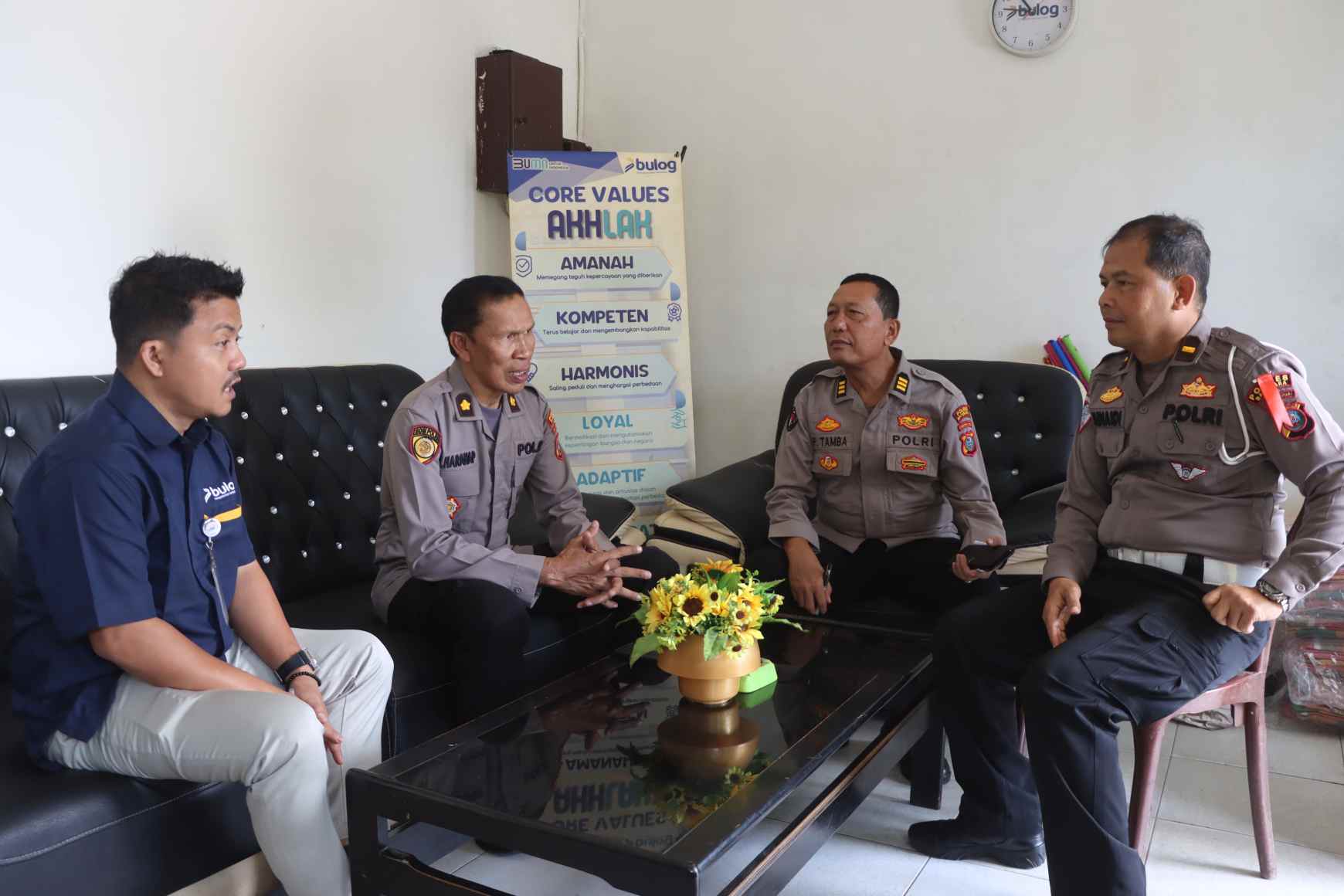 Kapolres Batu Bara Bantu Distribusikan 49 Ton Jagung ke Bulog Asahan, Dukung Program Ketahanan Pangan Nasional