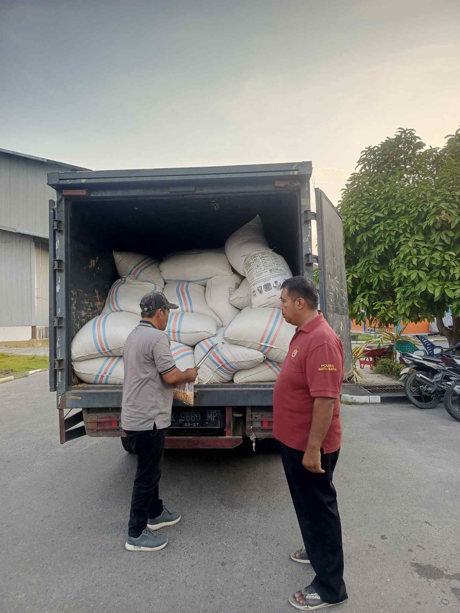 Polres Batu Bara Serahkan 6.783 Ton Jagung ke Bulog Asahan, Total Kuartal I 2026 Capai 159.907 Ton