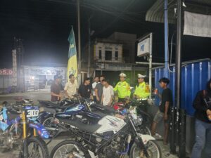 Satlantas Polres Batu Bara monitor arus lalu lintas H+3 Idul Fitri, berikan himbauan kepada pemudik