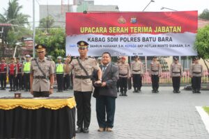 Kapolres Batu Bara Pimpin Upacara Sertijab Kabag SDM Polres Batu Bara